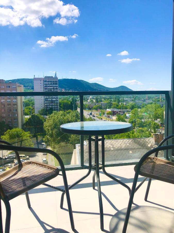Sweet Home Apartman , 30Sqm Studio, Free Private Parking, Mountain View, Balcony, 20 Min From Downtown Budapest Exterior photo