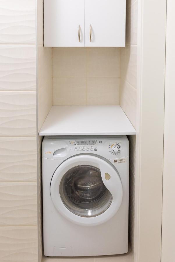 Sweet Home Apartman , 30Sqm Studio, Free Private Parking, Mountain View, Balcony, 20 Min From Downtown Budapest Exterior photo