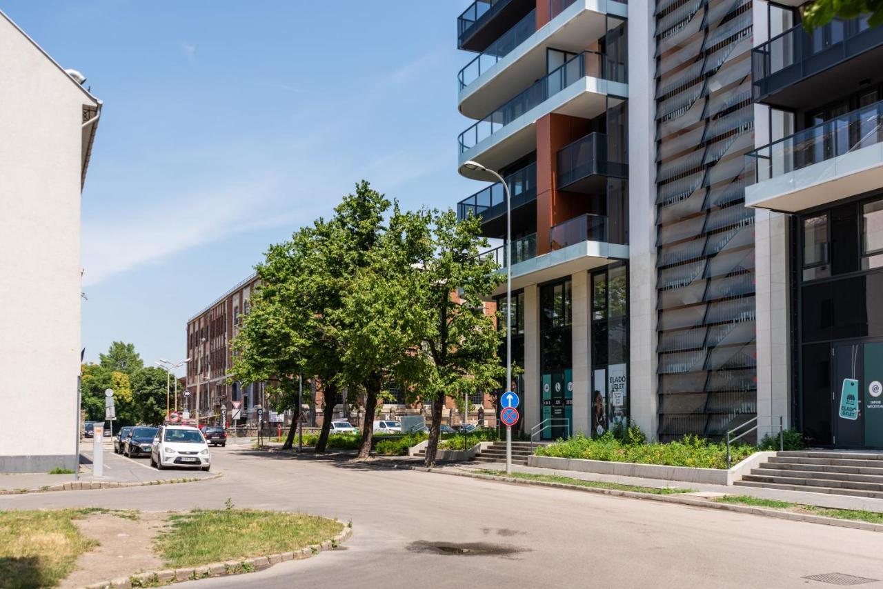 Sweet Home Apartman , 30Sqm Studio, Free Private Parking, Mountain View, Balcony, 20 Min From Downtown Budapest Exterior photo
