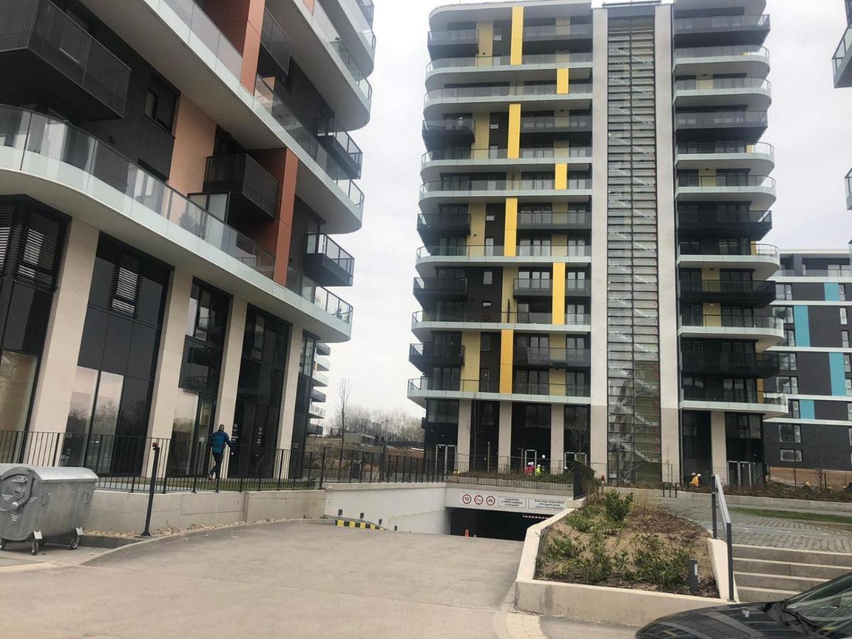 Sweet Home Apartman , 30Sqm Studio, Free Private Parking, Mountain View, Balcony, 20 Min From Downtown Budapest Exterior photo
