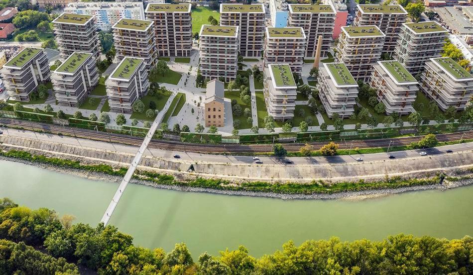 Sweet Home Apartman , 30Sqm Studio, Free Private Parking, Mountain View, Balcony, 20 Min From Downtown Budapest Exterior photo